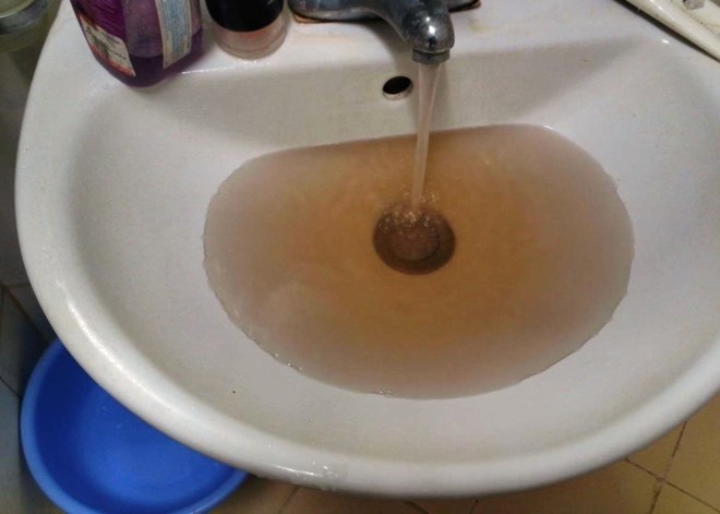 Nước giếng khoan thường bị nhiễm phèn, các chất độc hại, các kim loại nặng